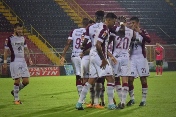 Saprissa doblega al Carmelita y Bengtson se luce con una asistencia