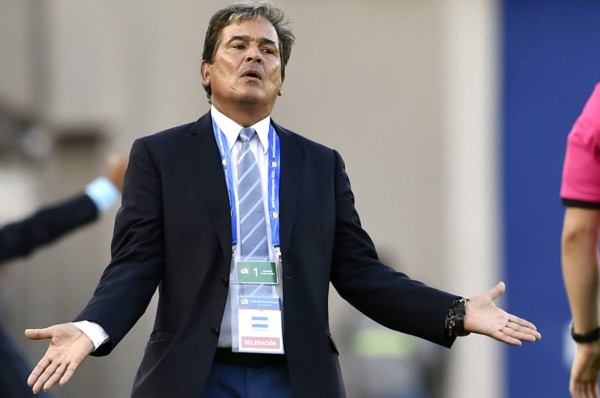 Pinto: 'En lugar de tener un jugador de experiencia en el banco, es mejor tener un sicario”