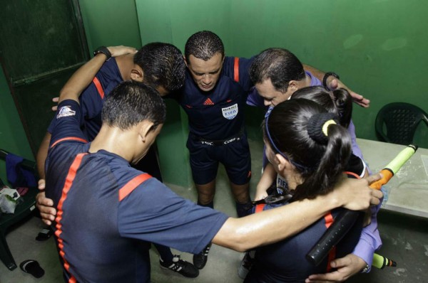 Definidos árbitros que pitarán clásicos en la jornada 5 de Honduras&nbsp;&nbsp;