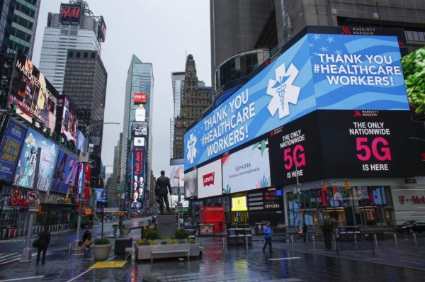 Nuevo récord diario de muertes y contagios de COVID-19 en EEUU