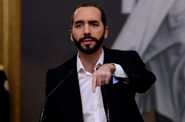 Alcaldes hondureños imploran a El Salvador que les donen vacunas anticovid y Bukele responde