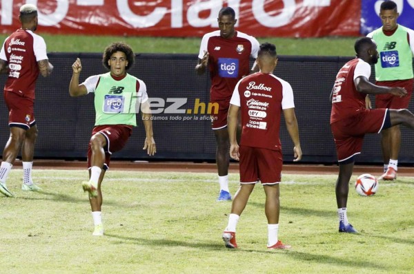 Panamá reconoce cancha del Olímpico rodeado de prensa y está lista para enfrentar a Honduras