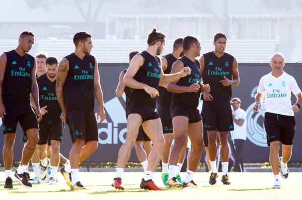 Real Madrid actualiza dorsales y asigna el 10 de James a este crack