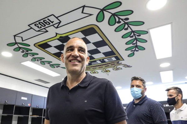 Alberth Elis tiene nuevo DT en el Boavista; se trata de Joao Pedro de Souza quien llega del Famalicao