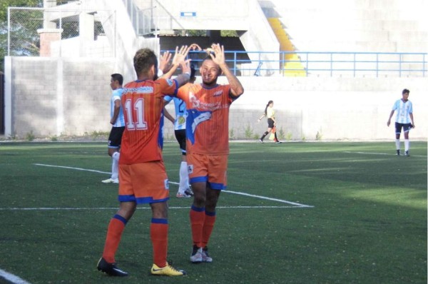 Los Lobos de la UPN cumplen y derrotan a los Broncos del Sur