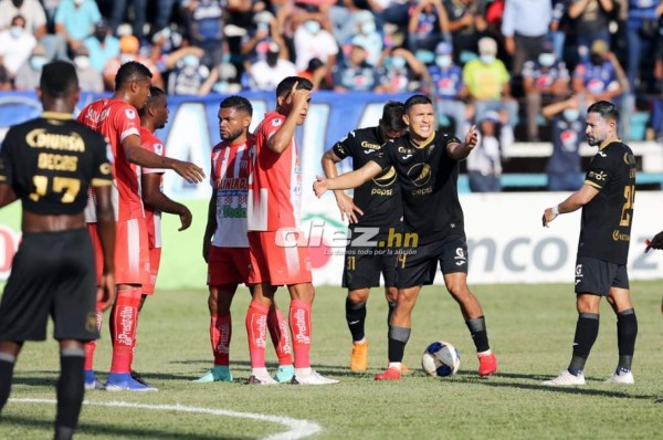 Nadie se dio cuenta: Los dos expulsados al final del Motagua-Vida en Danlí por una brusca pelea