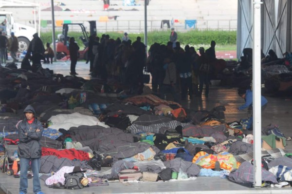 Así luce el estadio mexicano donde los migrantes hondureños han sido albergados