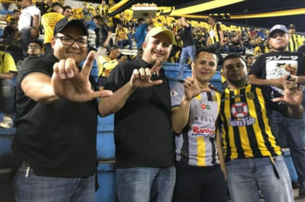 Presidente del Real España comparte en sol con la Mega Barra