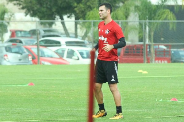 Rafael Márquez se olvida del 'testaferro' y regresa a los entrenos del Atlas