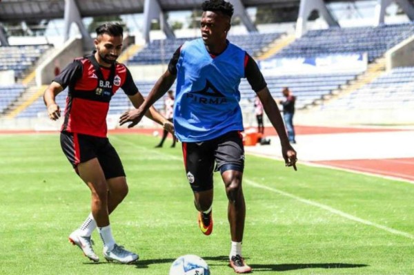 Félix Crisanto se queda con ganas de debutar en empate de Lobos ante Atlas