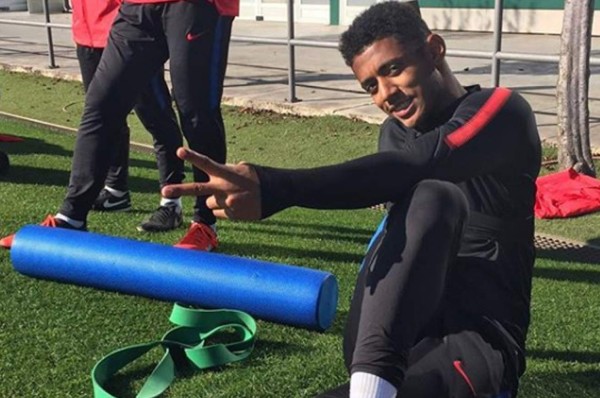 ¡Como los grandes! Así recibió el Barcelona B al 'Choco' Lozano luego de la eliminación de Honduras