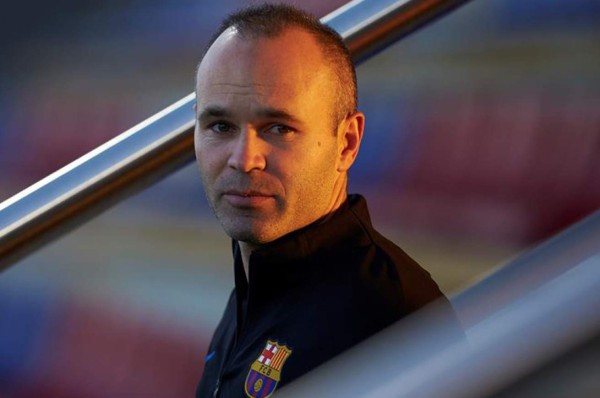 Iniesta, sexto jugador de la historia con 300 triunfos en la primera división de España