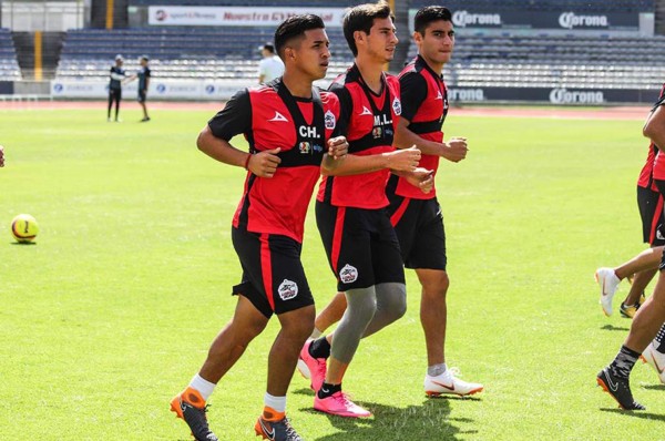 Michaell Chirinos debuta con los Lobos Buap en amistoso