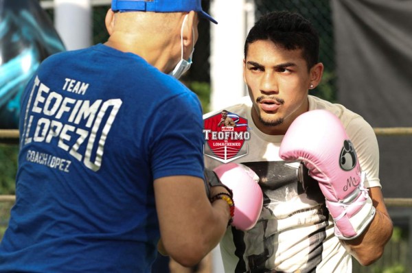 Padre de Teófimo: 'Hace dos años dije que en la pelea 16 le íbamos a quitar la cabeza a Lomachenko'