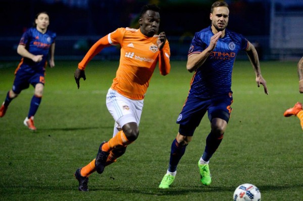 Houston Dynamo promociona el inicio de la MLS con la velocidad de Alberth Elis