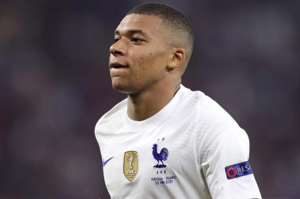 Duro ataque a Mbappé: 'Esperamos mucho más, no te puedes conformar con un pase a Benzema, su ego es desmesurado y problemático'