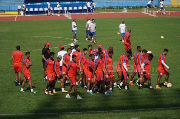 Troglio a sus jugadores en el Olímpico: 'Aquí no ha pasado nada, nos vamos a levantar'