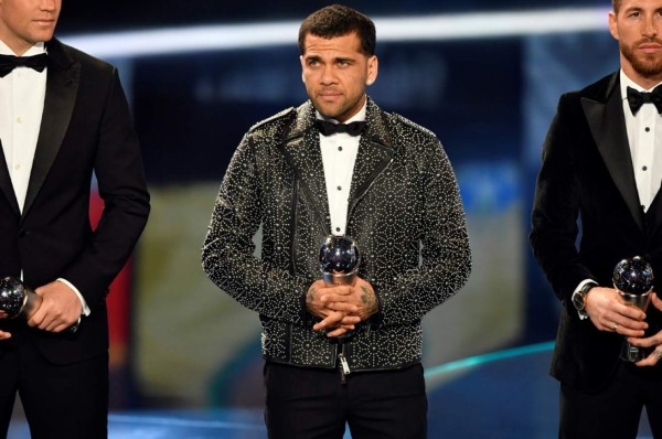 Alves a jugadores del Barcelona: 'Deberían haber venido, veía mucho blanco y me sentía mal'