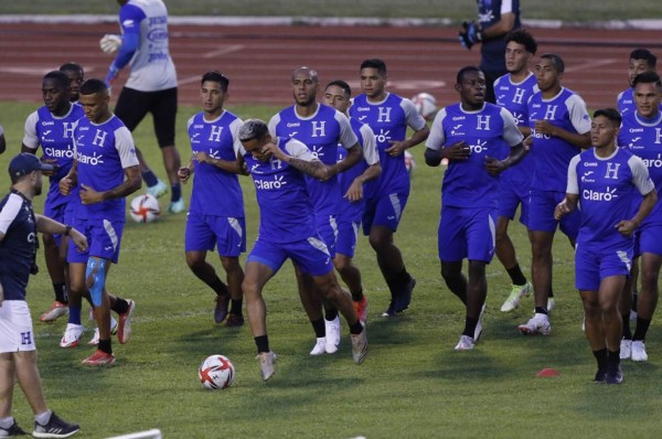 La selección de Honduras se olvida de Costa Rica y piensa en México obligado a no perder
