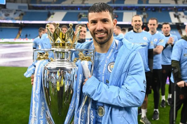 'Kun' Agüero señala quién debe lucir ahora la '10' en el Manchester City: ''Juega como loco, tiene calidad''