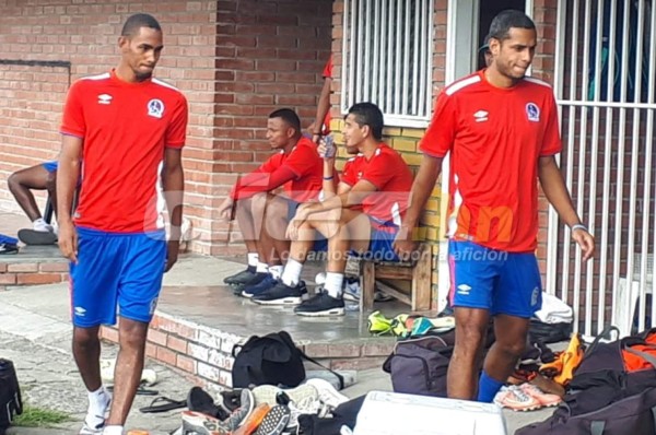 El delantero Eddie Hernández confiesa que ya arregló contrato con Olimpia