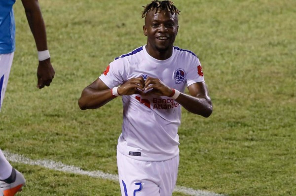 Se complica llegada de Kevin Álvarez al Houston Dynamo de la MLS