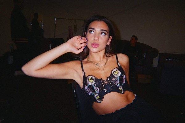 ¡Hermosa! Dua Lipa, la bella cantante que abrirá la final de la Champions