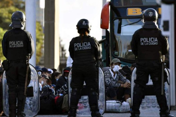 Perú aplica la 'muerte civil' a ciudadanos que no paguen multas por violar cuarentena