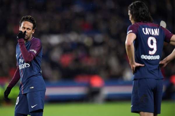 Emery descarta polémica entre Neymar y Cavani: 'El vestuario está unido'