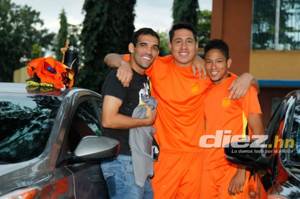 ¡Bromas y mate! Real España hizo último entreno pensando en Motagua