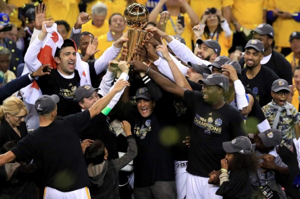 Los Warriors vencen a Cavaliers y se proclaman nuevos campeones de NBA