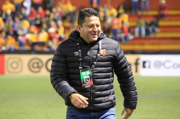 Herediano anuncia a Jafet Soto como técnico interino previo a enfrentar a Motagua