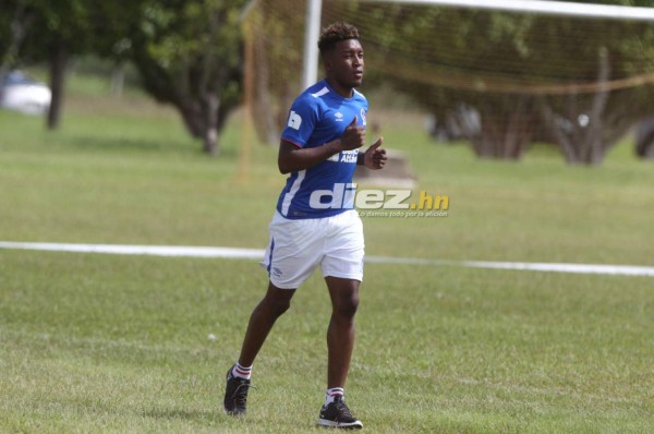 Novedades, sonrisas y mucho trabajo en el entrenamiento de Olimpia &nbsp;&nbsp;
