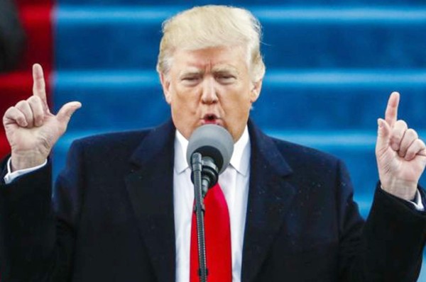 Juez de EEUU bloquea polémica orden migratoria de Trump en todo el país