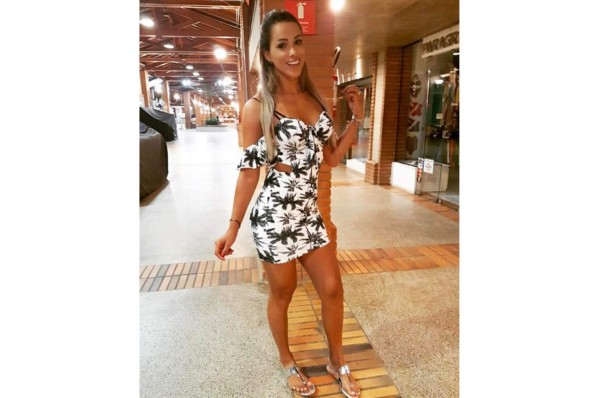 Así es Denise Bueno, la nueva árbitra que ha paralizado al mundo del fútbol