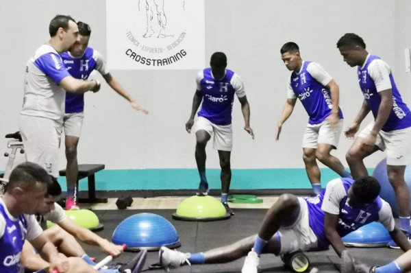 En gimnasio se fortalecen los seleccionados de Honduras que enfrentarán a Trinidad