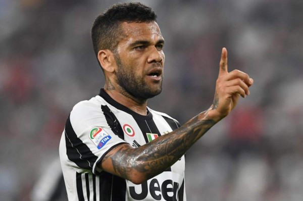 Dani Alves: ''Intentaremos poner más difícil la eliminatoria al Barca''