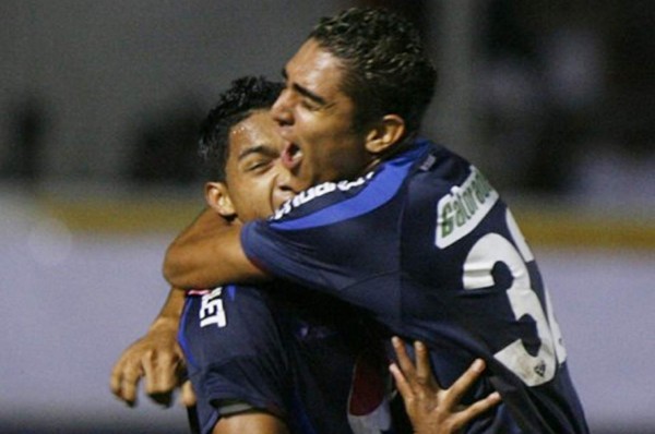 Emilio Izaguirre revela 13 años después fotos inéditas del título de Uncaf del Motagua ante Saprissa