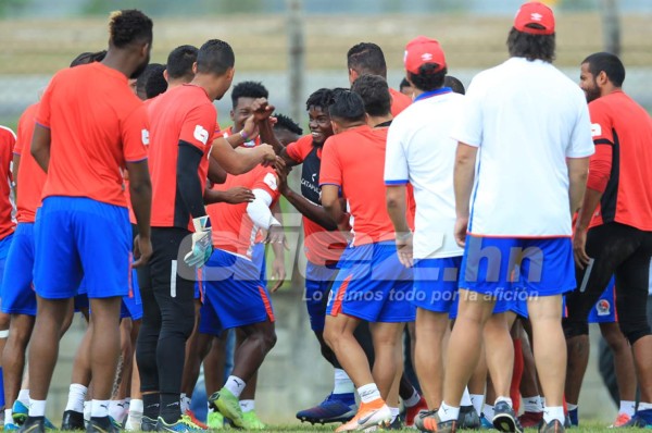 Orlando Ponce: 'Los cañones apuntan al Olimpia y al Motagua'