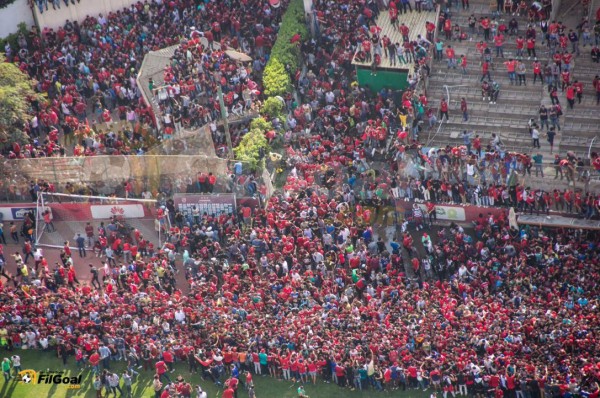 La invasión de cancha más espectacular de la historia del fútbol africano