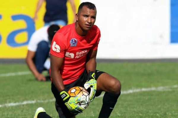 Si Olimpia no lo renueva, Donis Escober escuchará ofertas de otros clubes