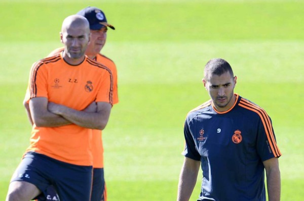 Ancelotti revela cómo le ayudó Zidane para una buena relación con Benzema