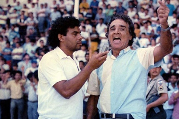 ¡Viejos zorros! Los técnicos con más partidos dirigidos en Honduras