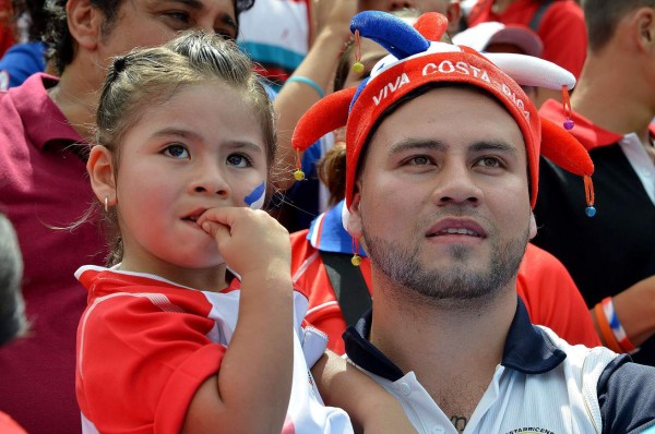 La afición tica volvió a celebrar tras ganar el 'grupo de la muerte”