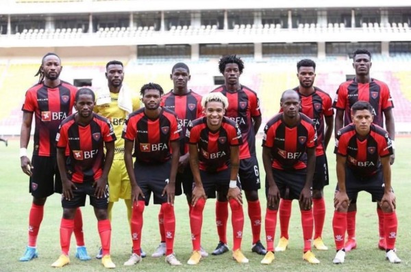 El título de liga cada vez más lejos: Bryan Moya y Primeiro D´ Agosto vuelven a perder