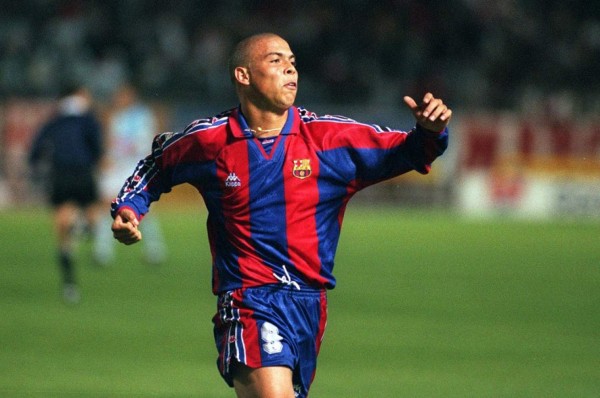 Ronaldo sobre el Barcelona: 'Demuestran esas habilidades medio oscuras en las negociaciones'