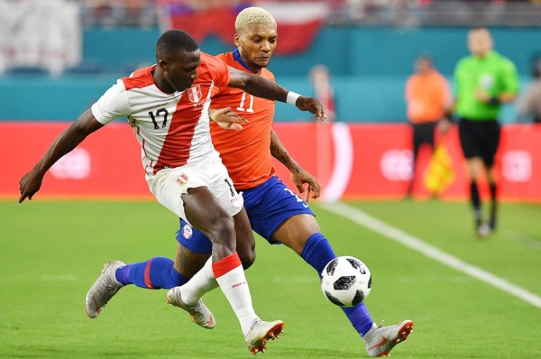 La selección de Chile que dirige Reinaldo Rueda fue goleada por Perú