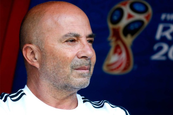 Jorge Sampaoli sigue por ahora al frente de selección de Argentina