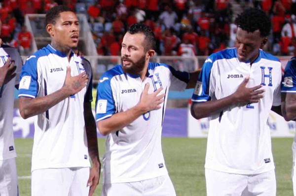 Alfredo Mejía sale 'tocado' tras el juego contra Trinidad y Tobago