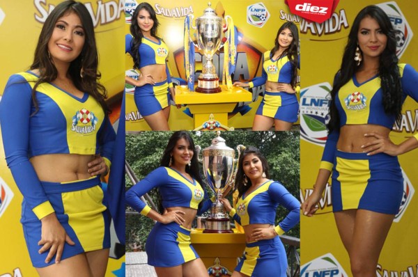 FOTOS: Clara y Bella, las muñecas que adornaron la Copa de campeón